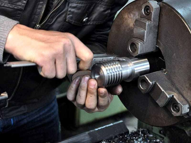 車工和加工中心誰累？工作難度！